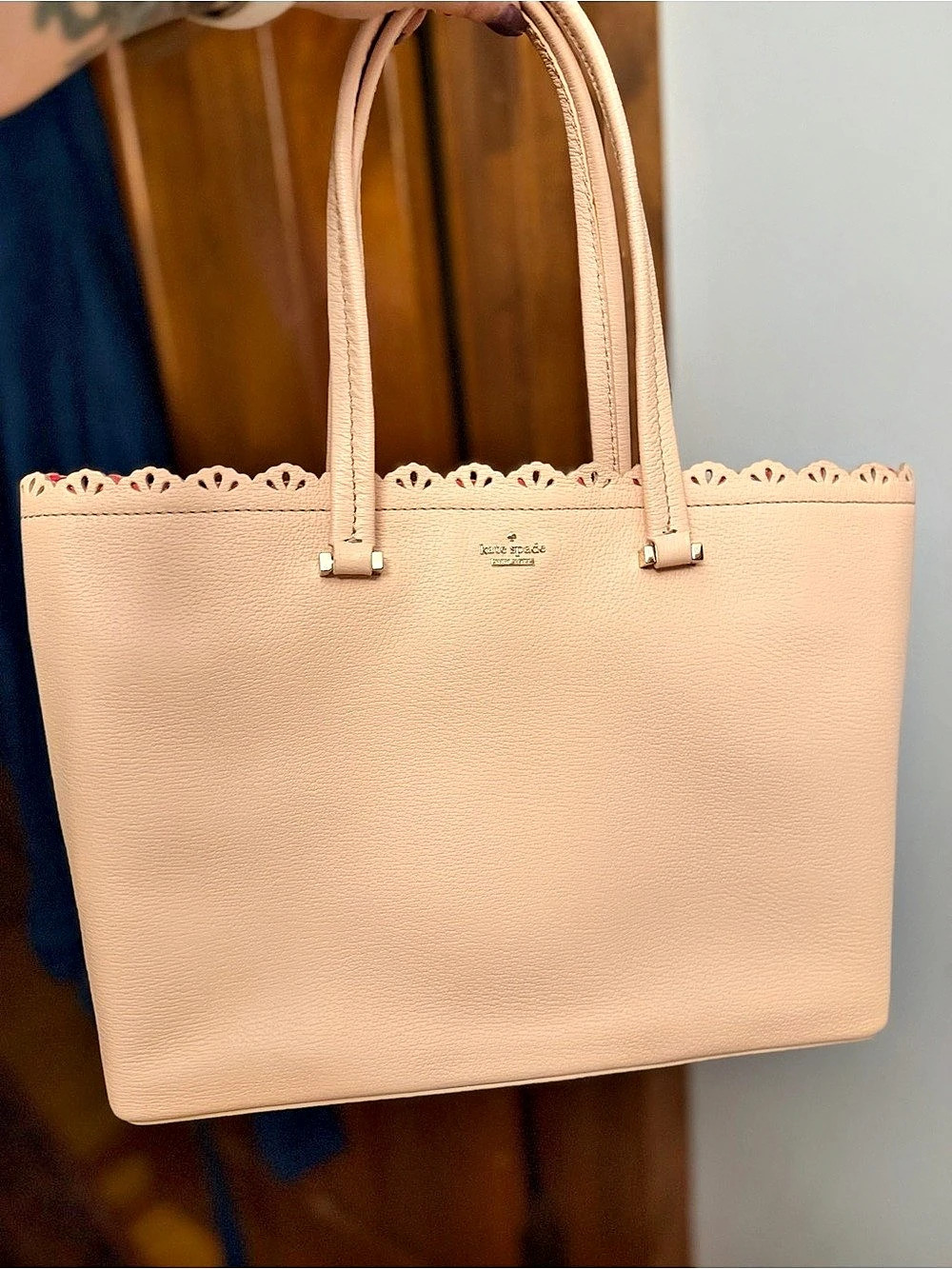 Kate Spade NWT Scalloped Leather Tote Bag in Beige & Pink PRISTINE